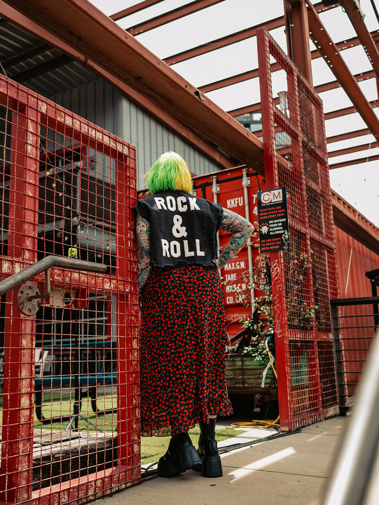 GOOD VIBES ONLY DISTRESSED DENIM VEST IN ROCK & ROLL