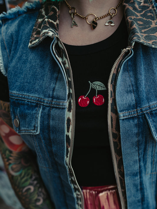 CHERRY ON TOP CROPPED TEE
