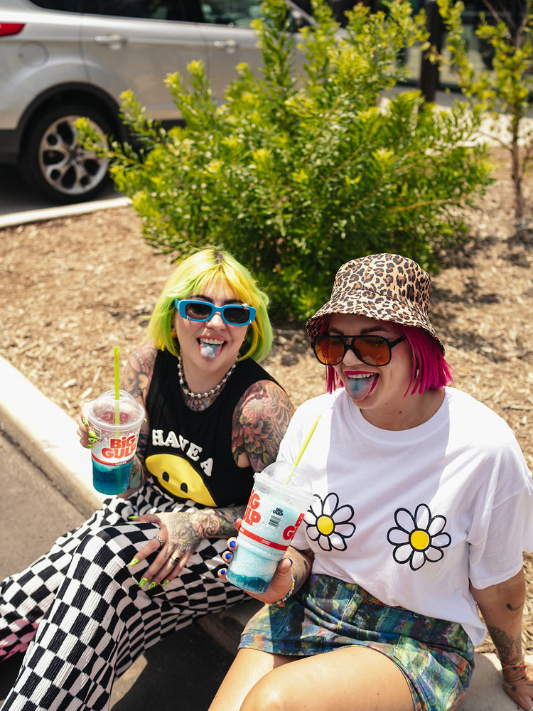 FLOWER CHILD GRAPHIC TEE