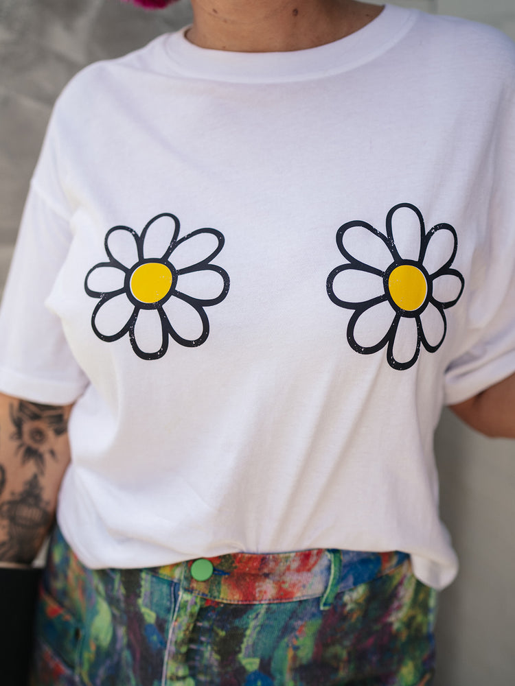 FLOWER CHILD GRAPHIC TEE