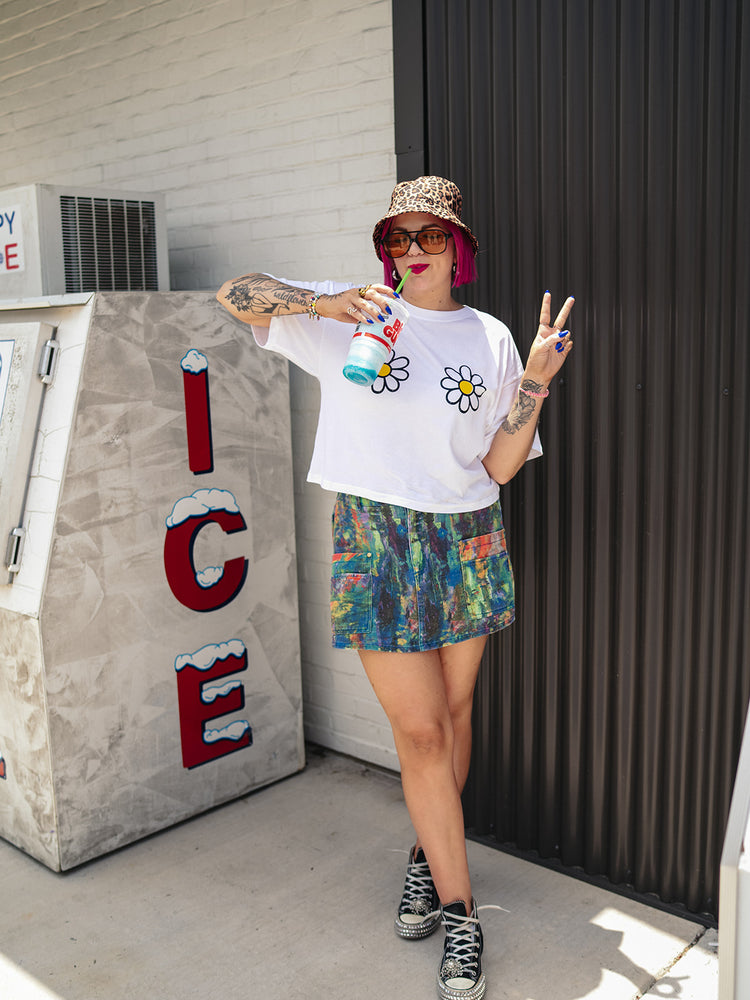 FLOWER CHILD GRAPHIC TEE
