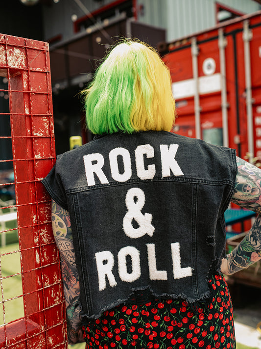 GOOD VIBES ONLY DISTRESSED DENIM VEST IN ROCK & ROLL