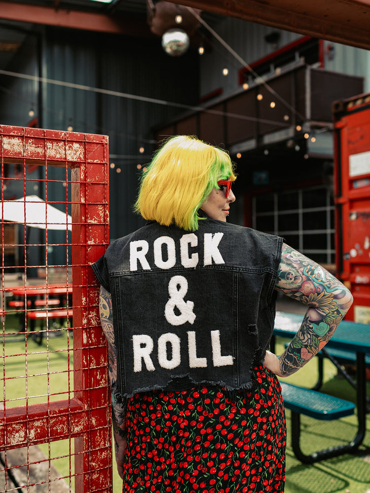 GOOD VIBES ONLY DISTRESSED DENIM VEST IN ROCK & ROLL